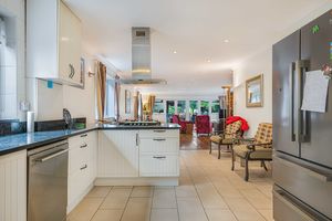 Photo 25- click for photo gallery